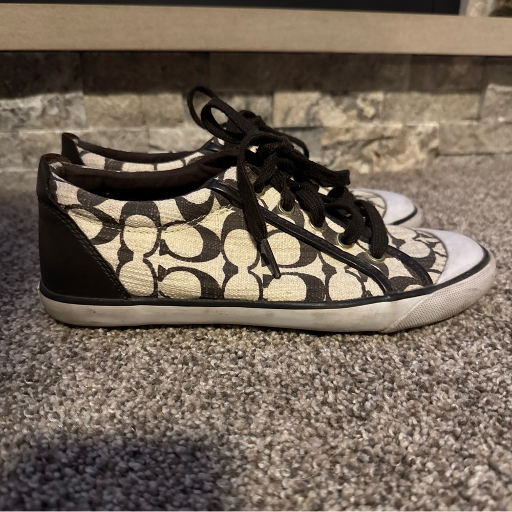 Coach Women’s Size 7B Brown and Cream Patterned Lace Up Sneakers EUC